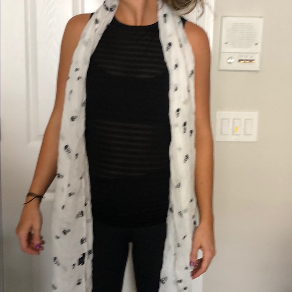 White skull print scarf